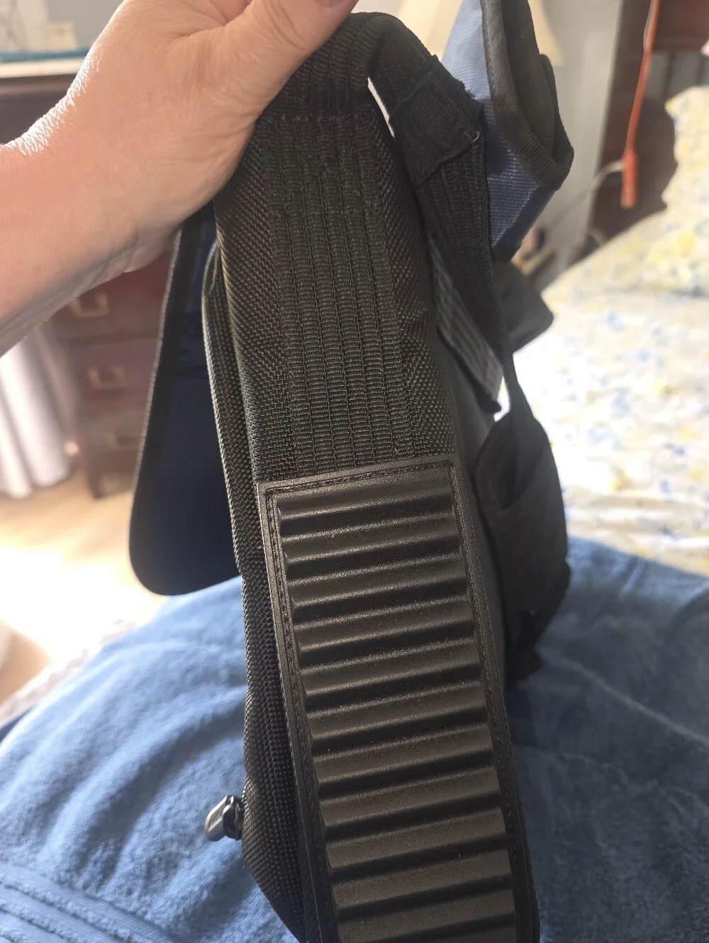 Targus Blue & Black Laptop Shoulder Messenger Bag With Partitions